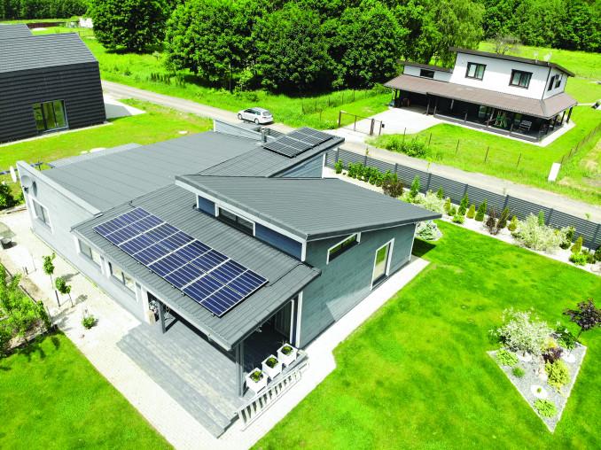 Kaip nesuklysti renkantis saulės elektrinės rangovą?